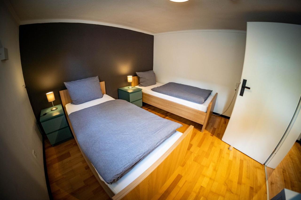 Gemuetliche 2-zimmer Souterrain Appartement Düsseldorf