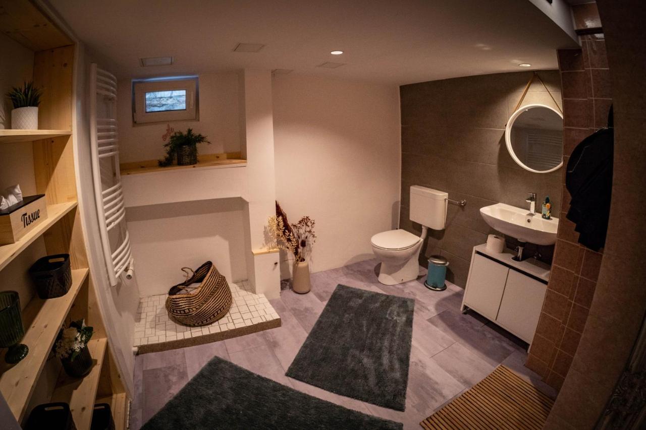 Gemuetliche 2-zimmer Souterrain * Düsseldorf