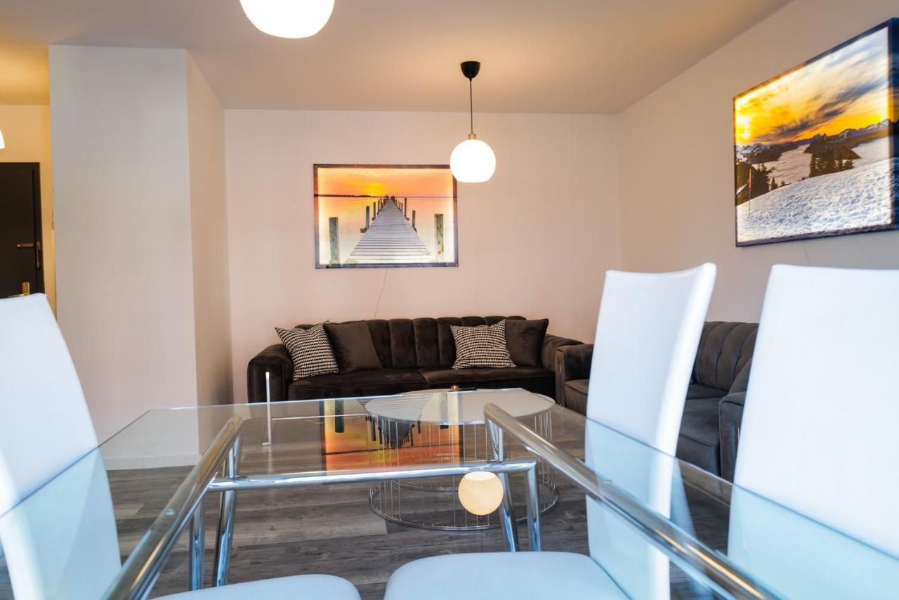 Stylische In Apartment *