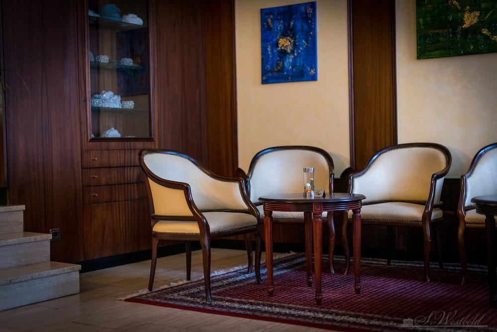 Hotel Haus Am Zoo 3*