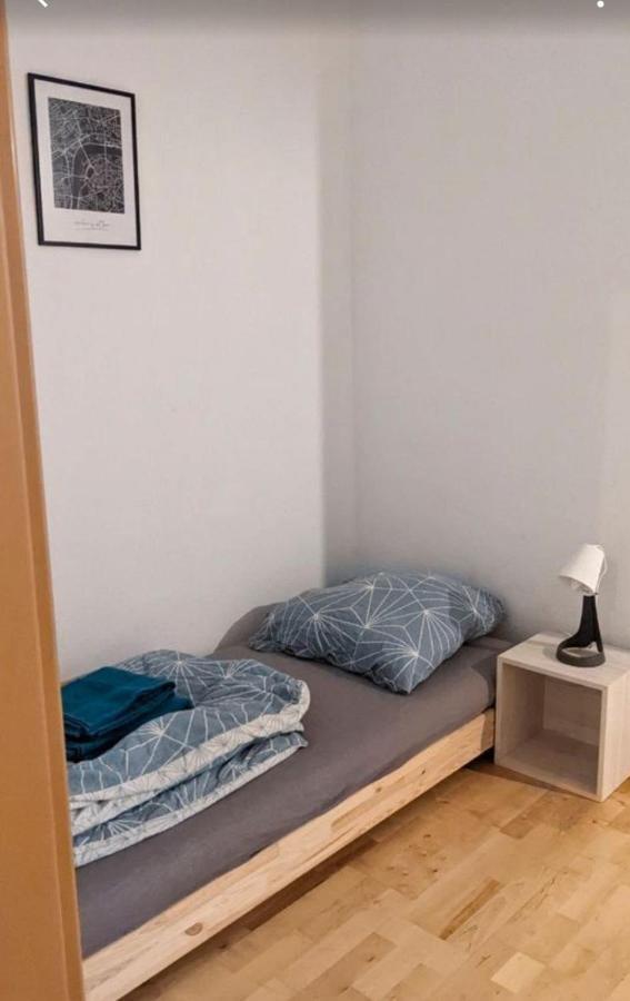 Apartment Monteurwohnung Mit Garten 6 Personen Dusseldorf