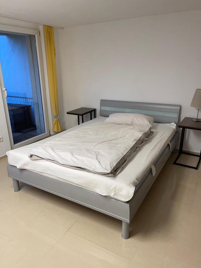 4 Bedrooms, 2 Bathrooms, Kitchen, Terrace - 10 Min To Fairground * Düsseldorf