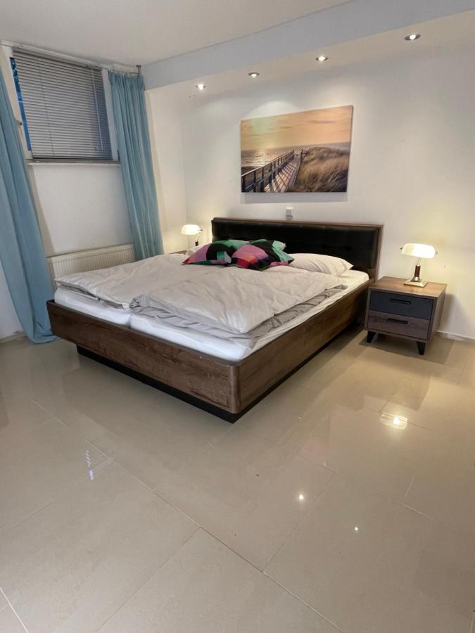 Apartamento 4 Bedrooms, 2 Bathrooms, Kitchen, Terrace - 10 Min To Fairground