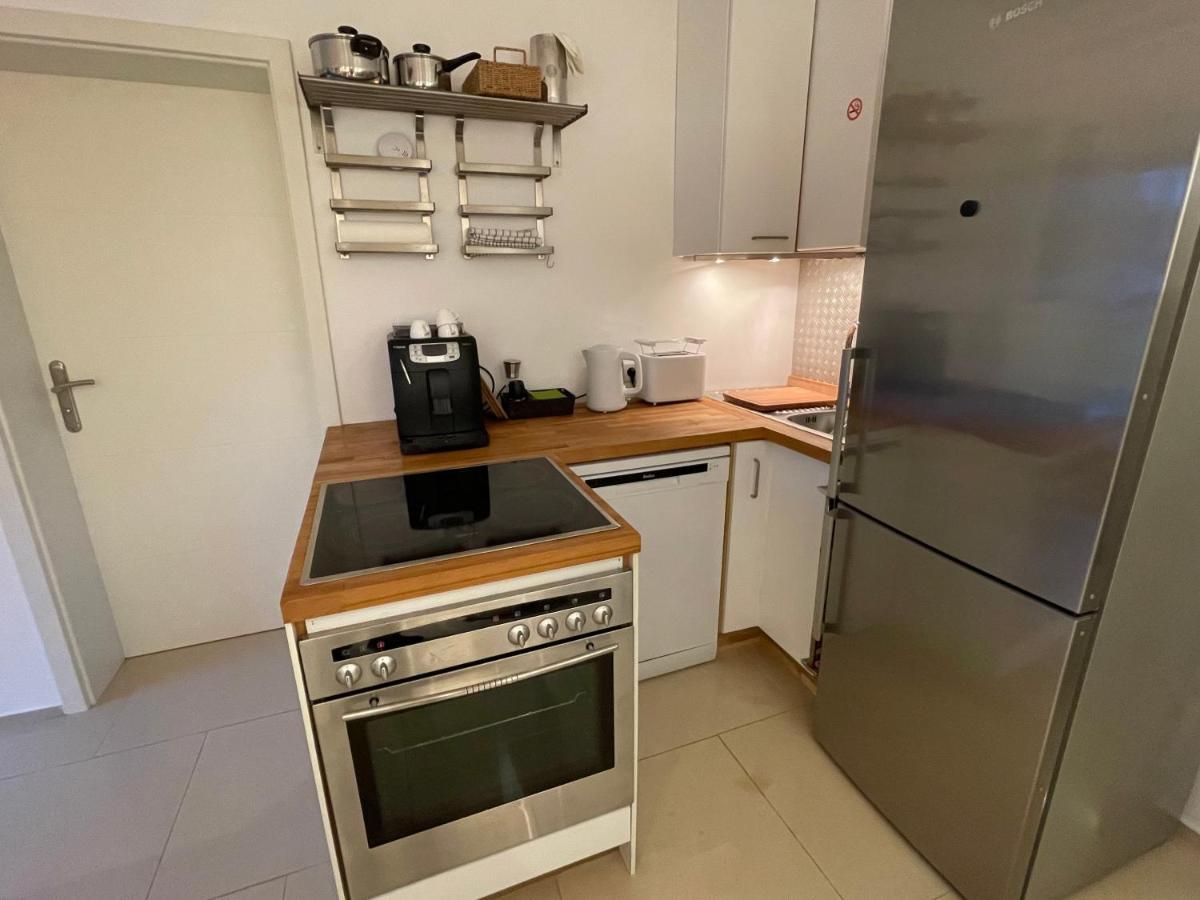 4 Bedrooms, 2 Bathrooms, Kitchen, Terrace - 10 Min To Fairground Apartamento *