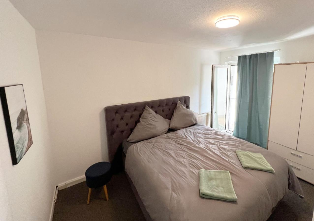 Appartement Mit Balkon Am Rhein Düsseldorf