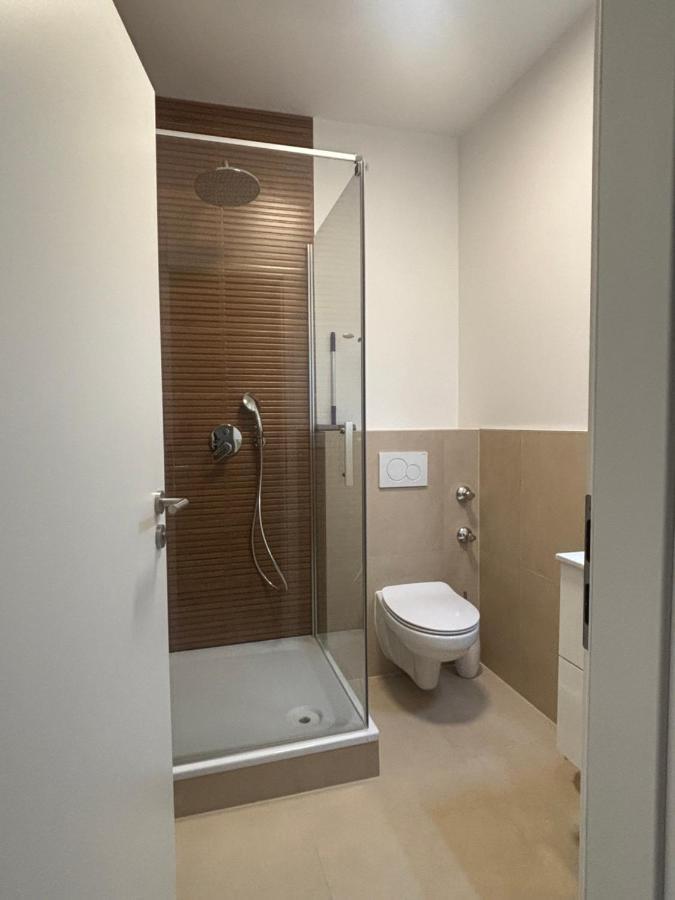 Lenti Duesseldorfer Apartment's Homestay Dusseldorf