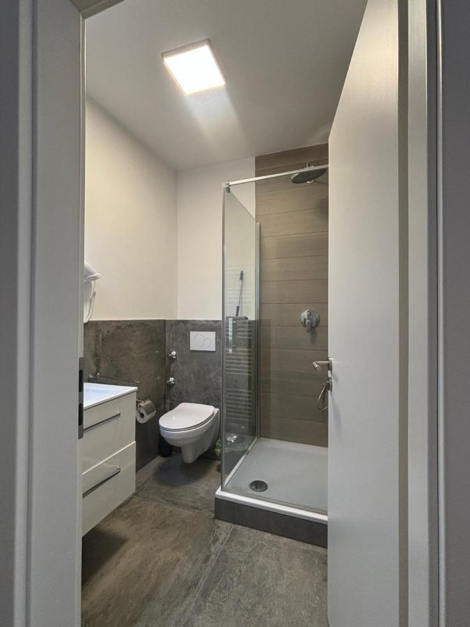 Lenti Duesseldorfer Apartment's *