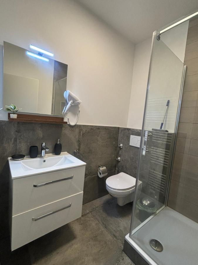 Privatunterkunft Lenti Duesseldorfer Apartment's Düsseldorf