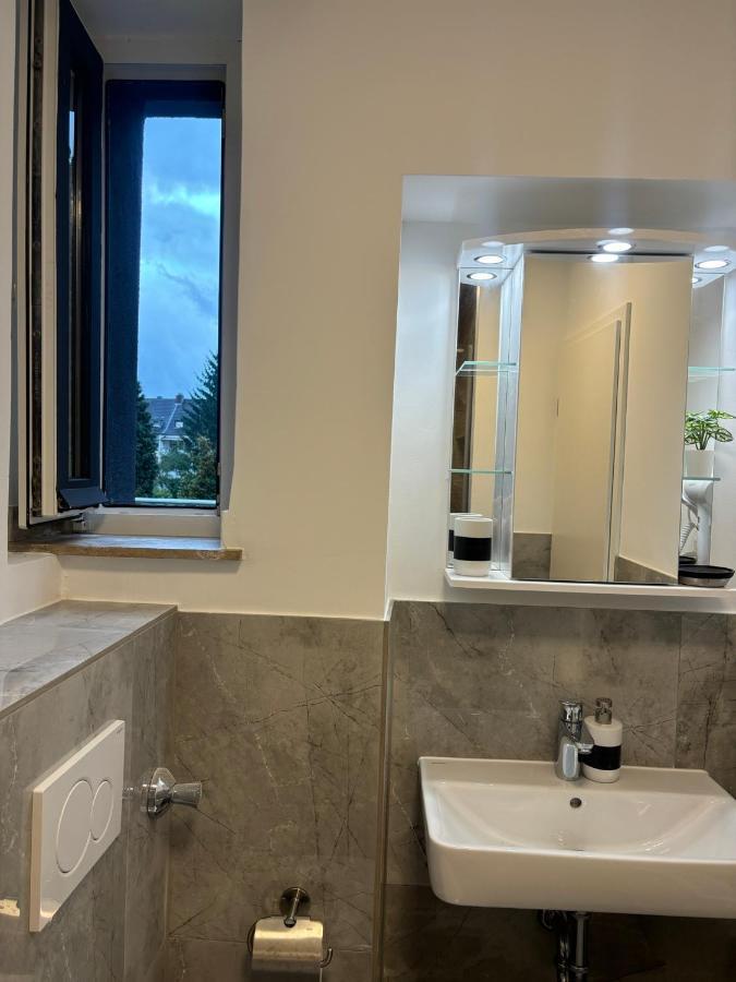 Lenti Duesseldorfer Apartment's *