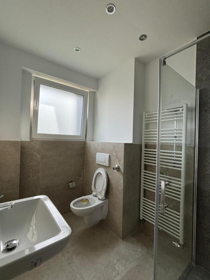 Lenti Duesseldorfer Apartment's *
