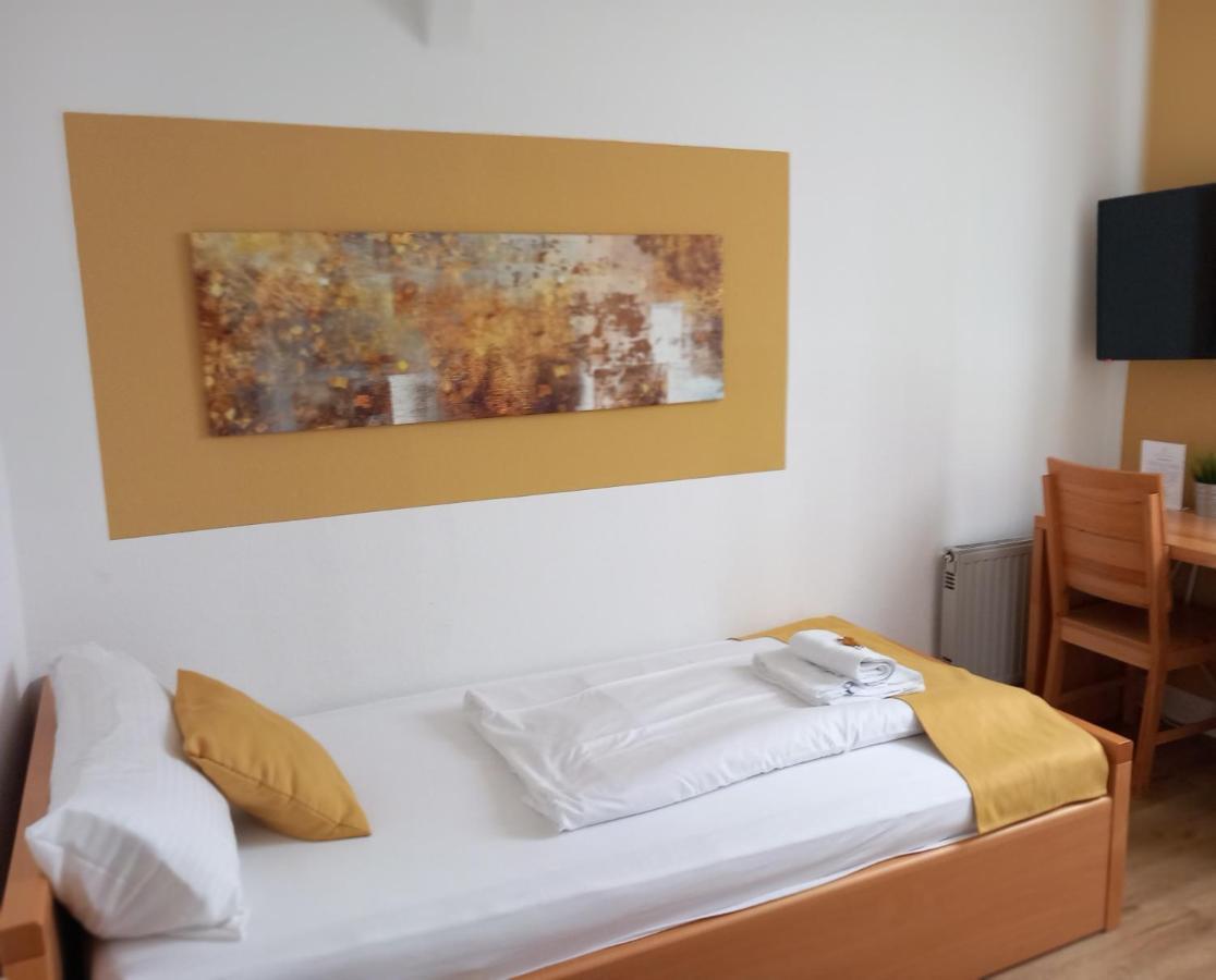 Hotel Karolinger 2*