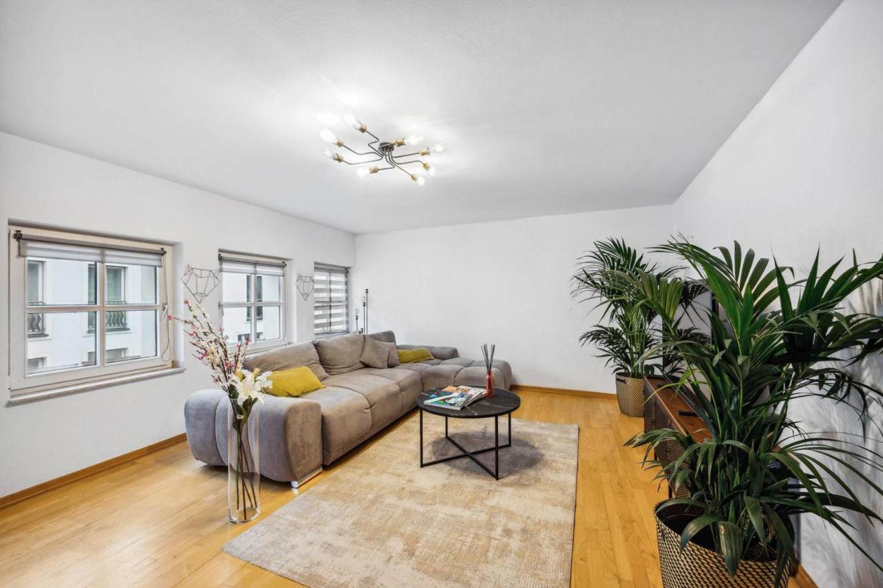 140 Sqm - Dream Flat In Old Town - Trade Fair + Arena Dusseldorf
