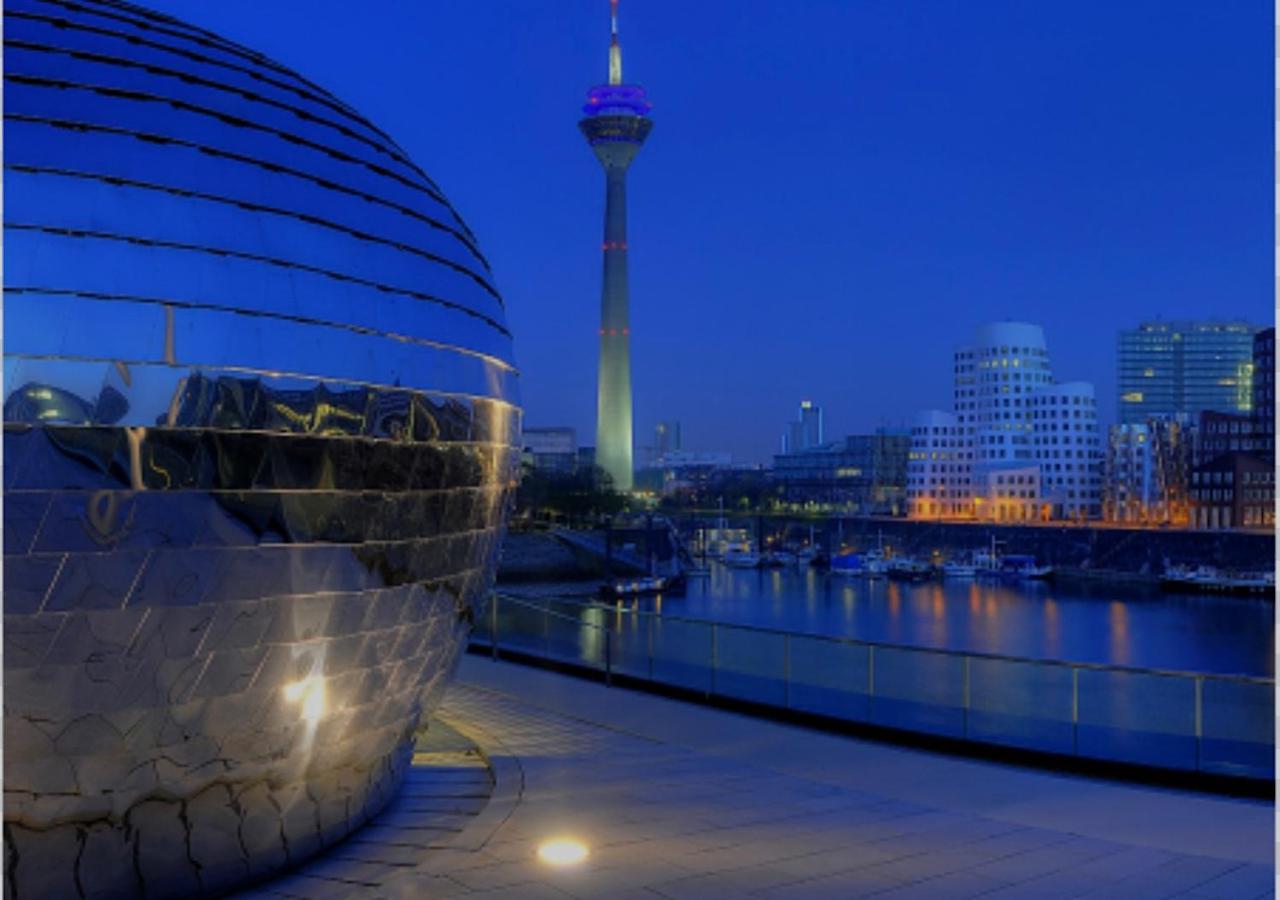 Medienhafen Direkt Am Zentrum Düsseldorf