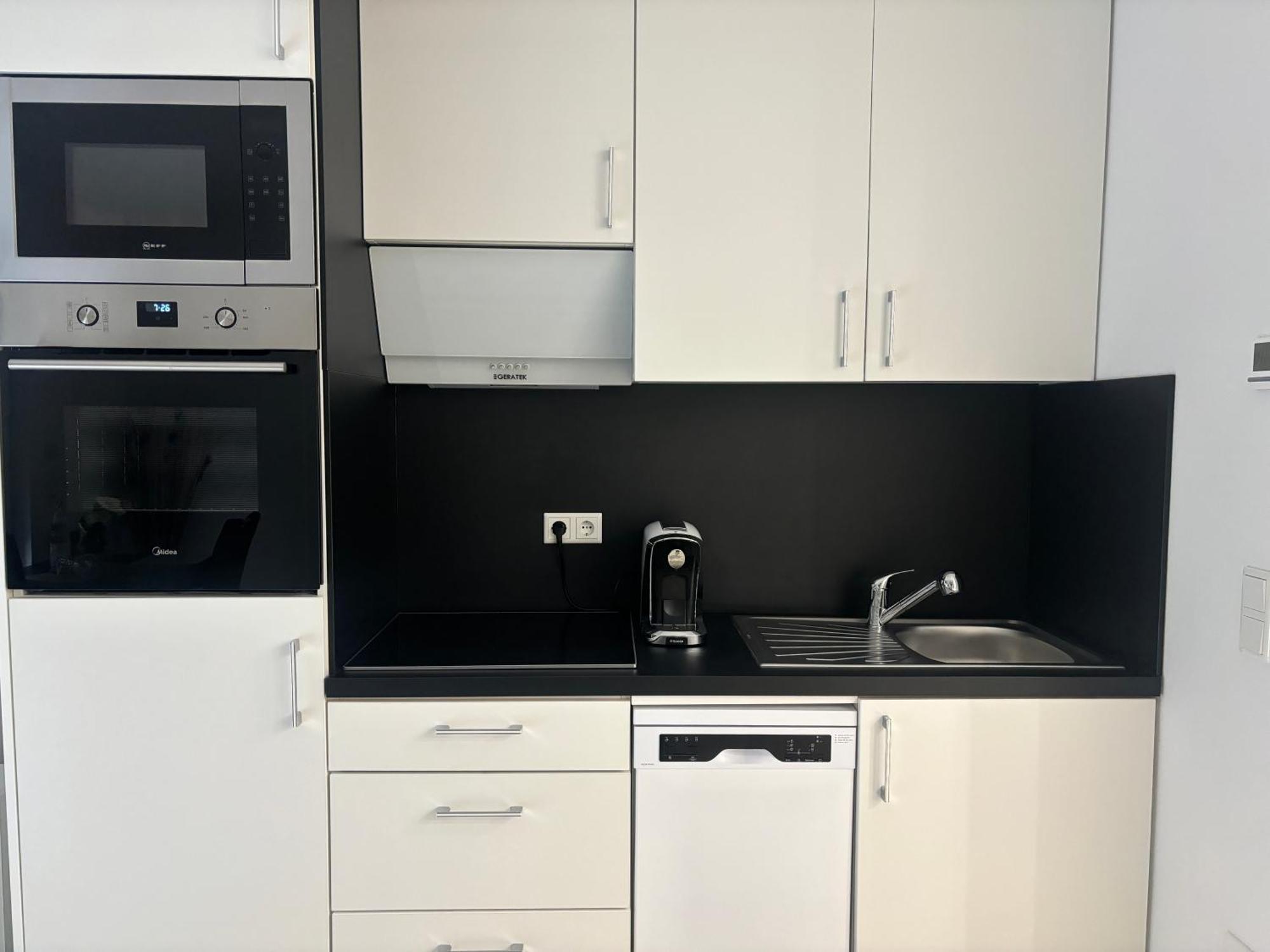 Lenti Duesseldorfer Apartment's Homestay