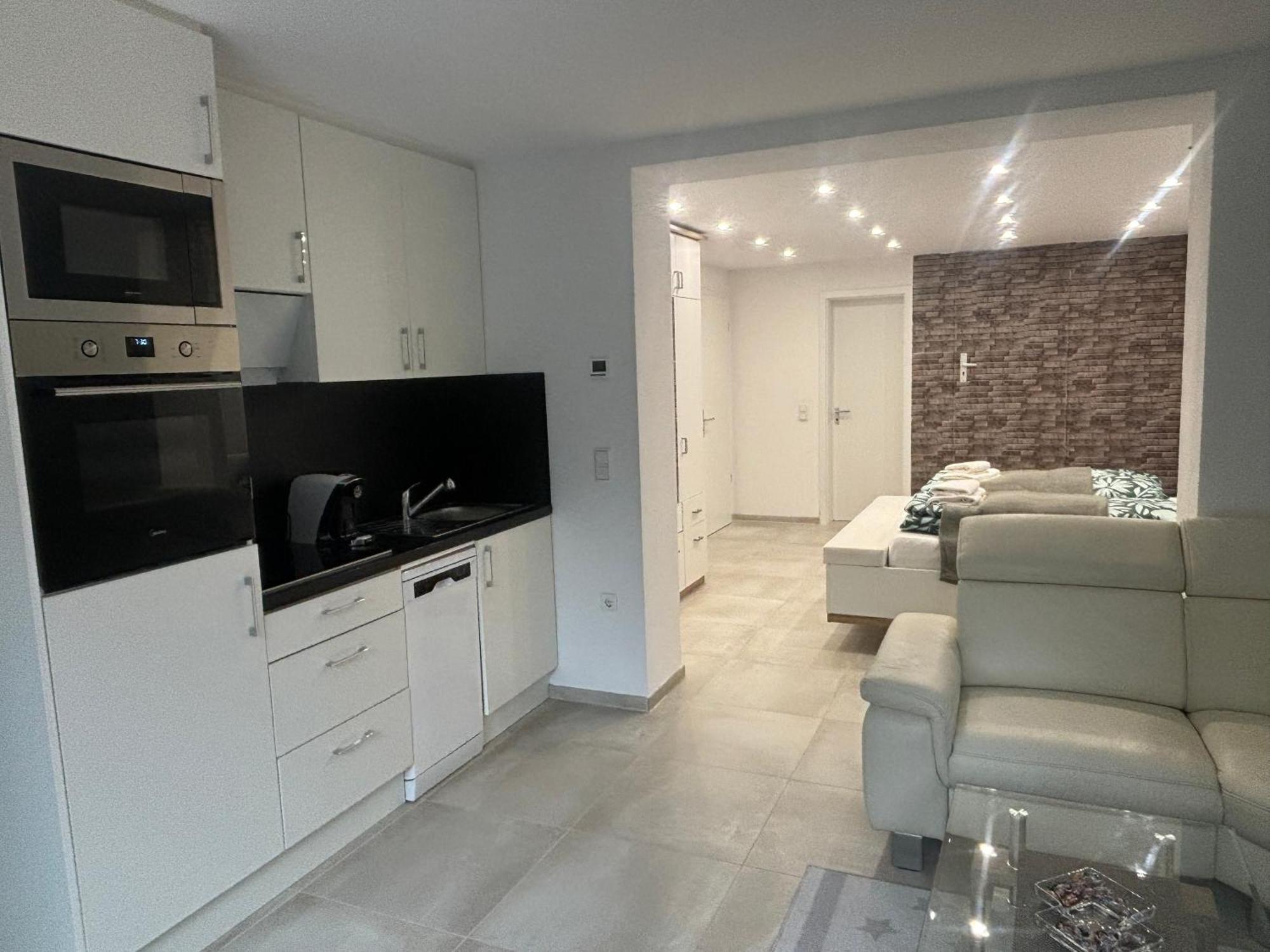 Privatunterkunft Lenti Duesseldorfer Apartment's