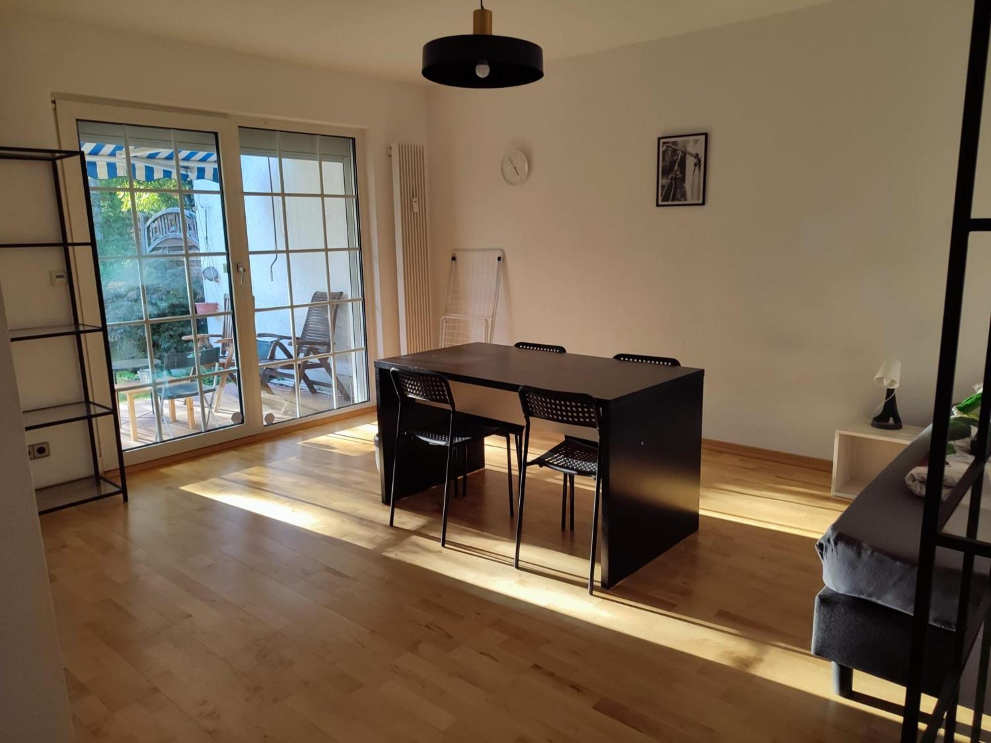 Apartment Monteurwohnung Mit Garten 6 Personen Dusseldorf