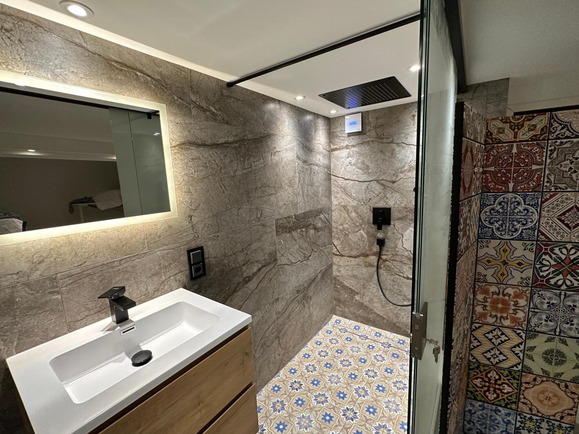 Doppelbett Suite, Naehe Messe Apartment Dusseldorf