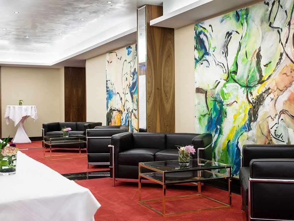 Hotel Living