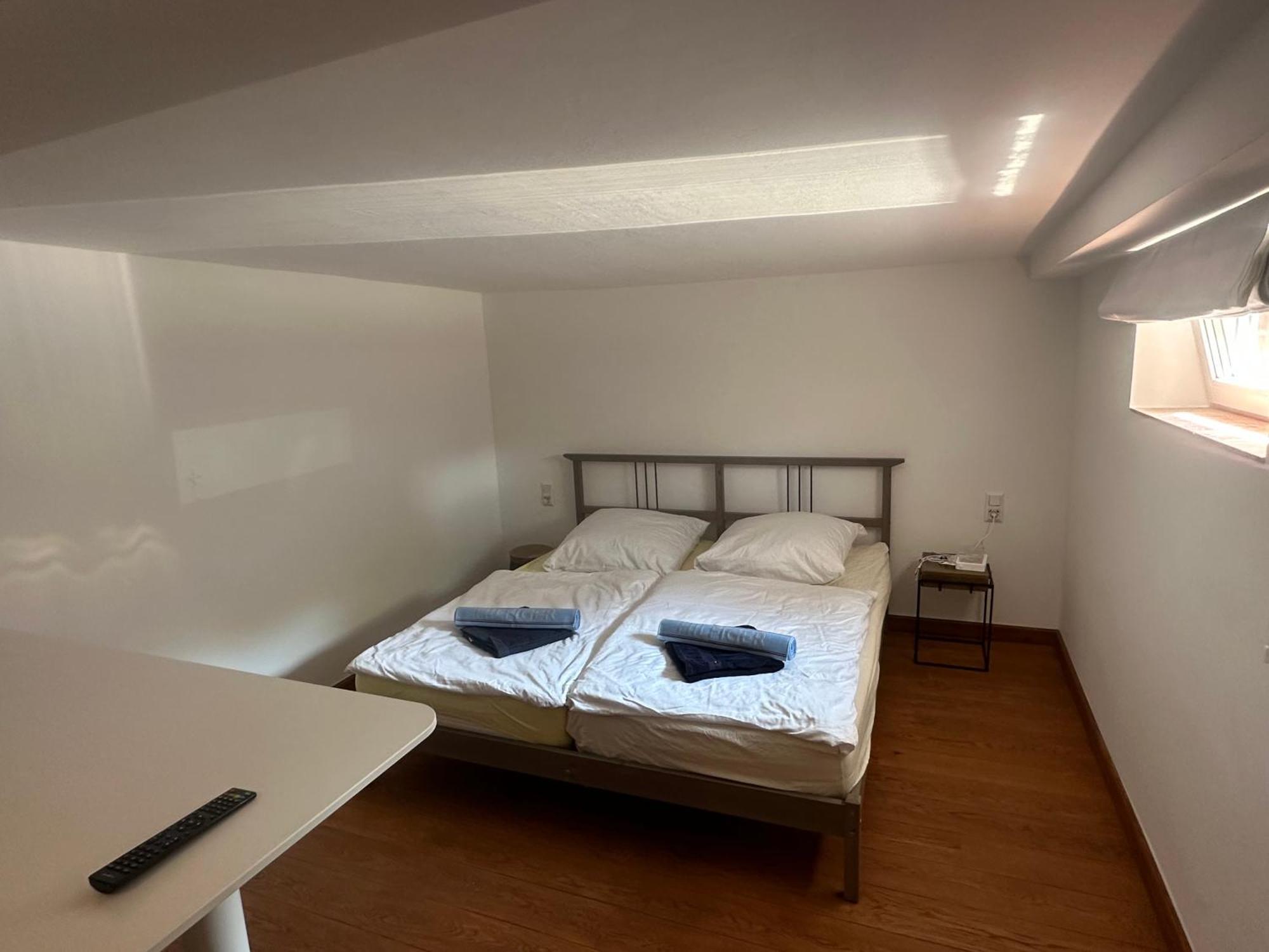 Apartment Doppelbett Suite, Naehe Messe Dusseldorf