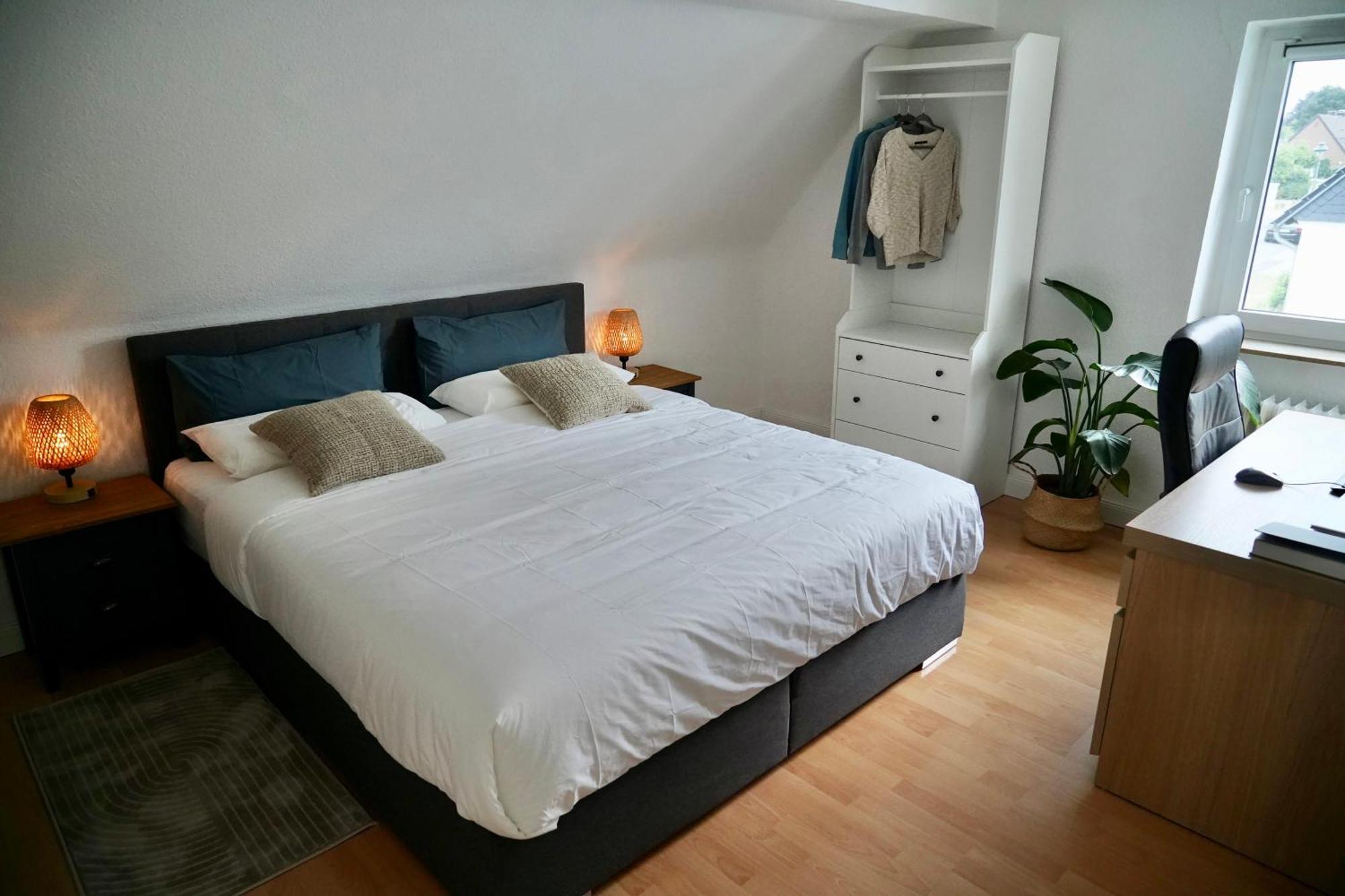 Apartment Modern 2.5 Bedroom Duplex Near Messe, Airport, Arena Dusseldorf