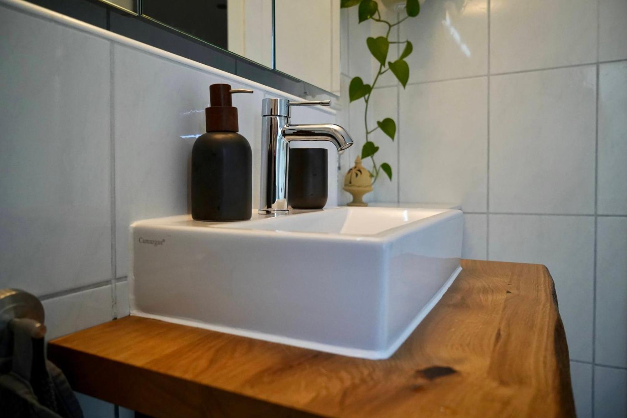 Apartment Modern 2.5 Bedroom Duplex Near Messe, Airport, Arena *