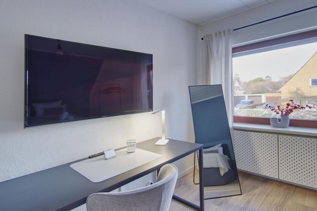 Apartamento Quiet 2-room With Separate Entrance *