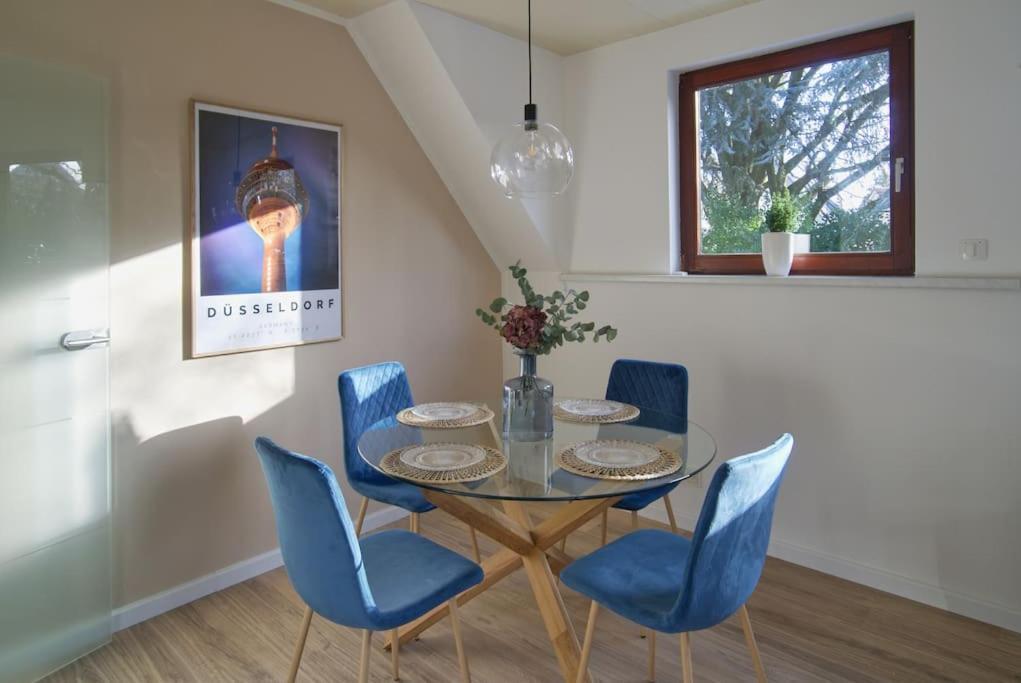 Quiet 2-room With Separate Entrance Apartamento *