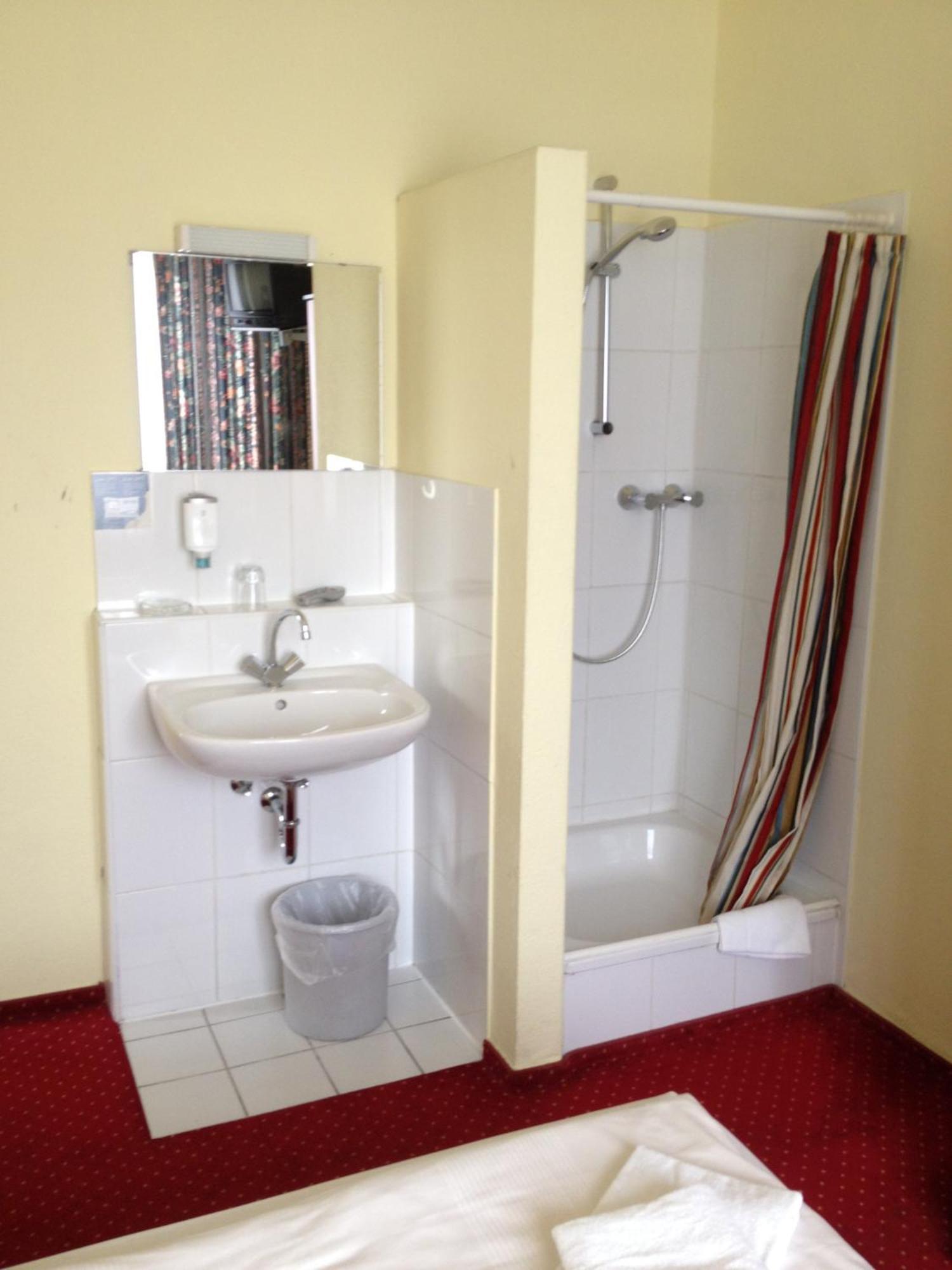 Hotel Nk Domo 2*
