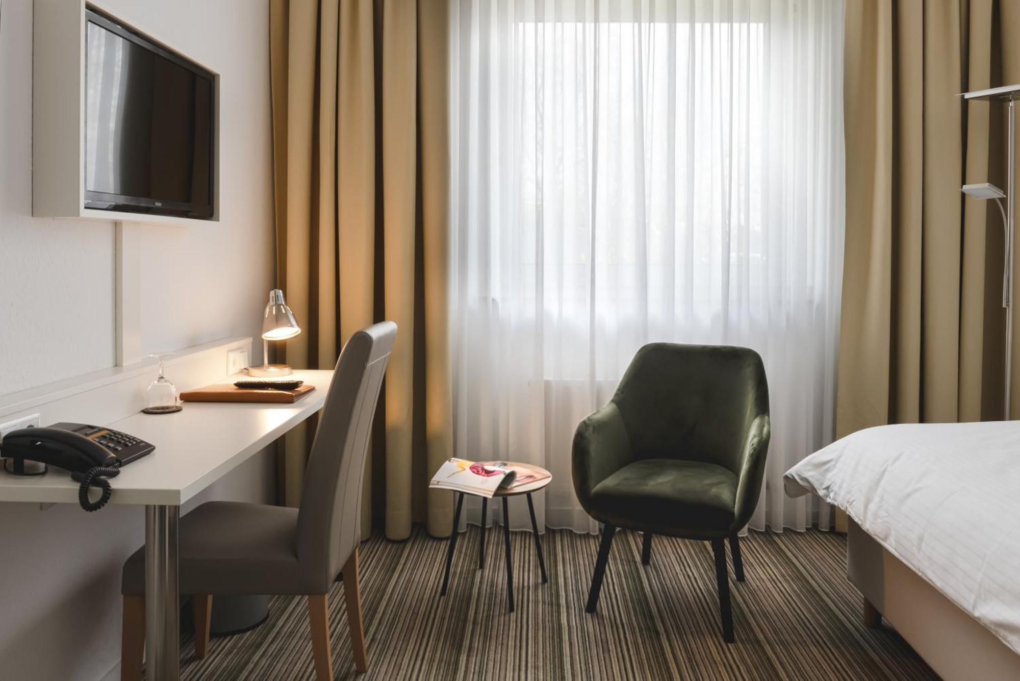 Astra Hotel 3*