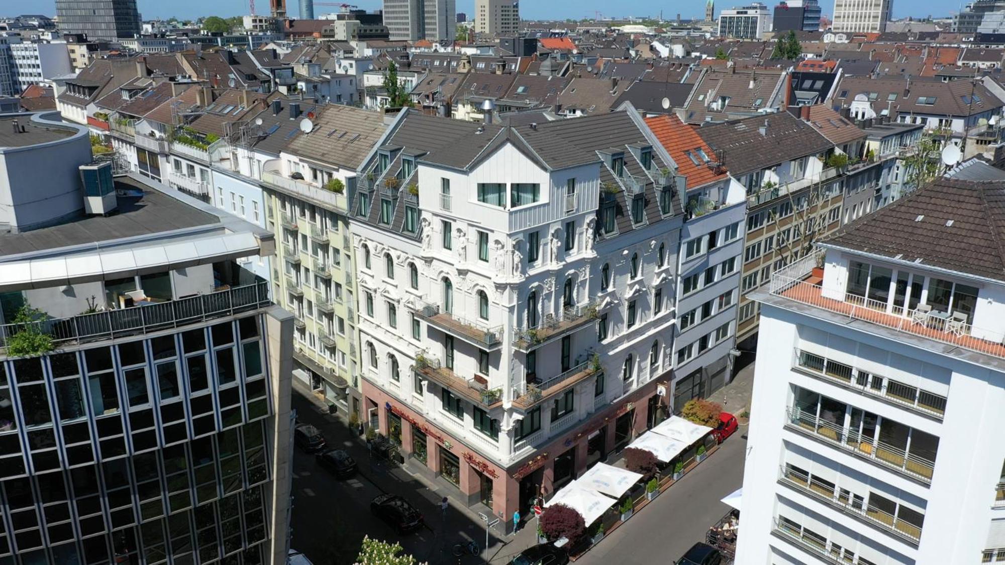 Hotel Devin Art 4*