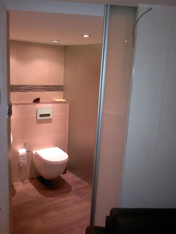 Zimmer Mit Bad, Modern Und Ruhig - Familiaer! Apartment
