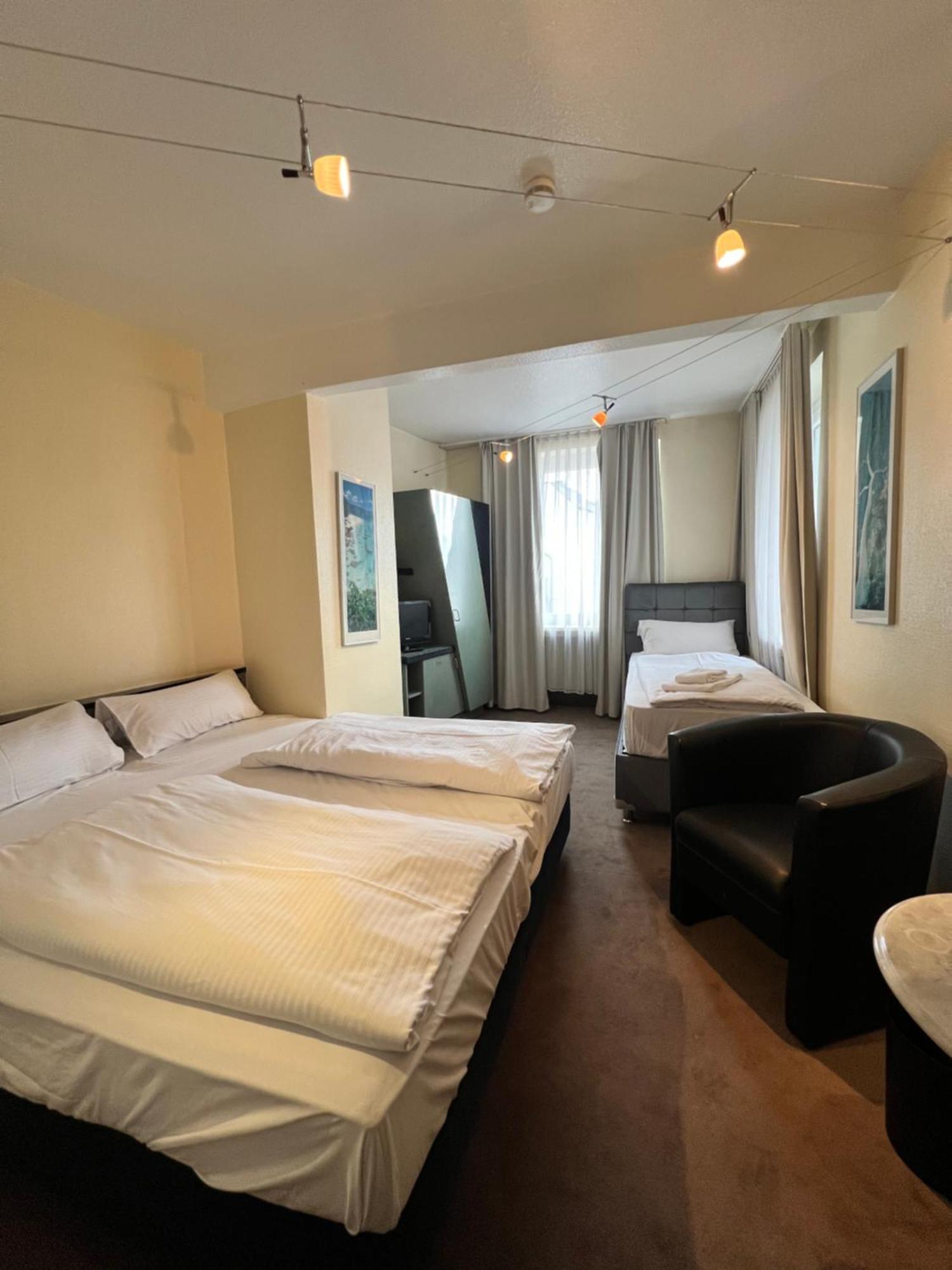 Monopol Centre Hotel 3*