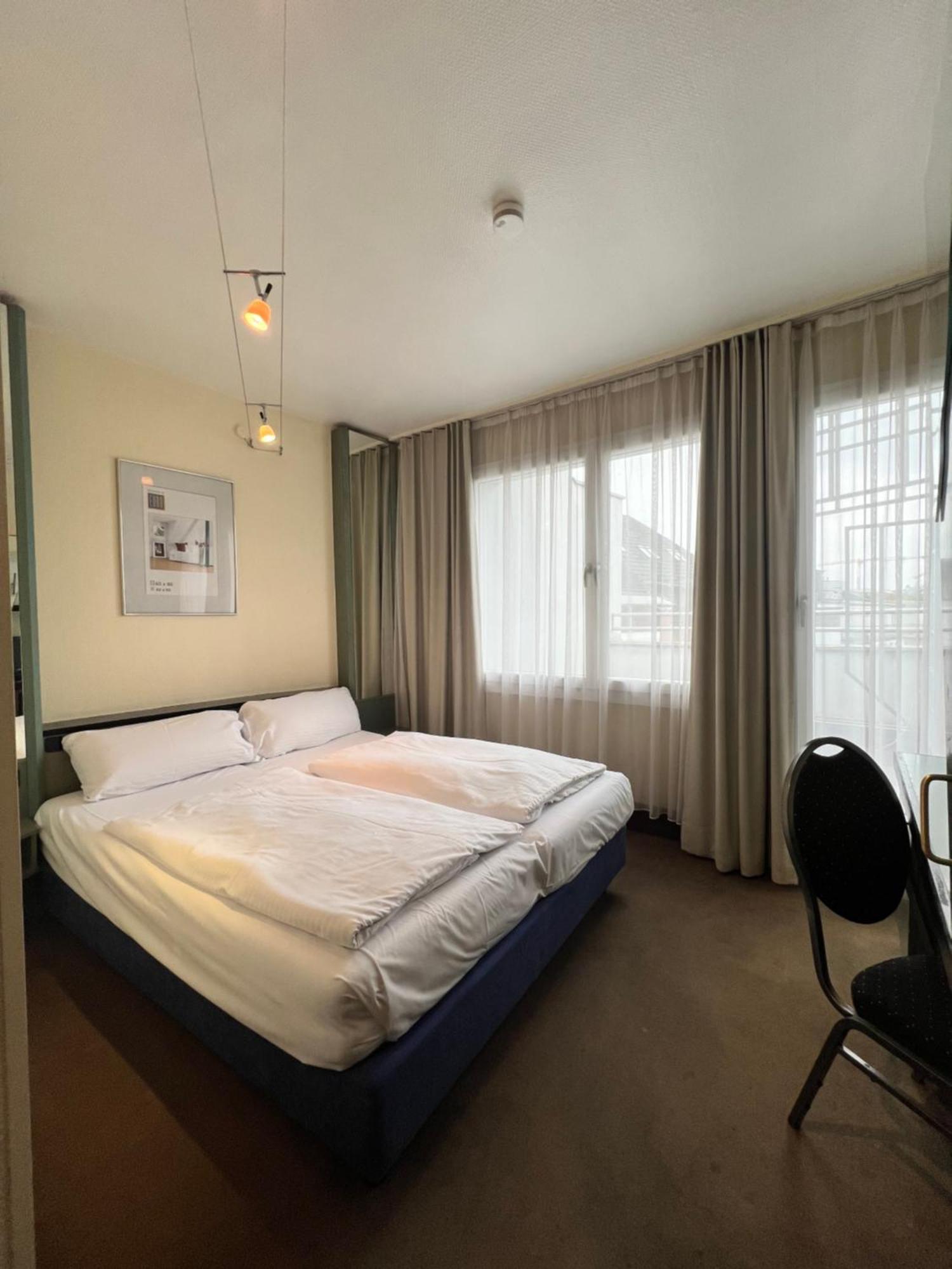 Monopol Centre 3*