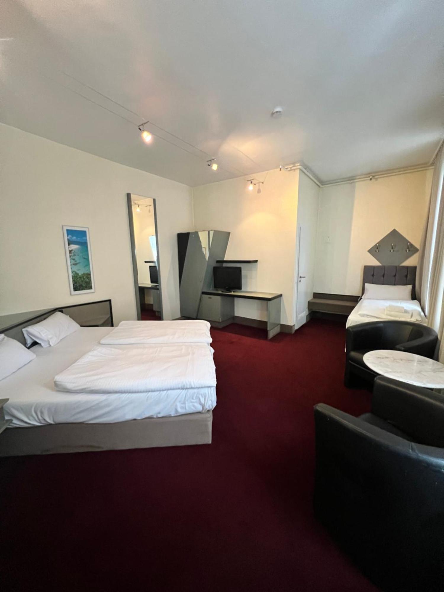 Hotel Monopol Centre Dusseldorf