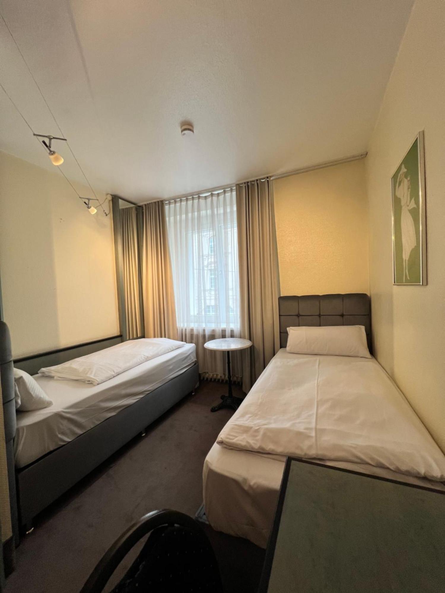 Hotel Monopol Centre Dusseldorf