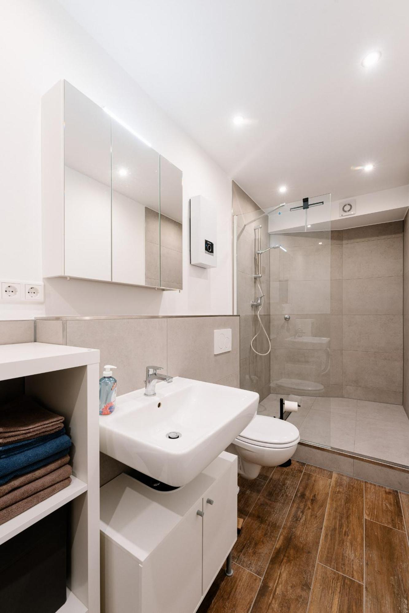 Appartement Im Herzen Von Duesseldorf- Pempelfort