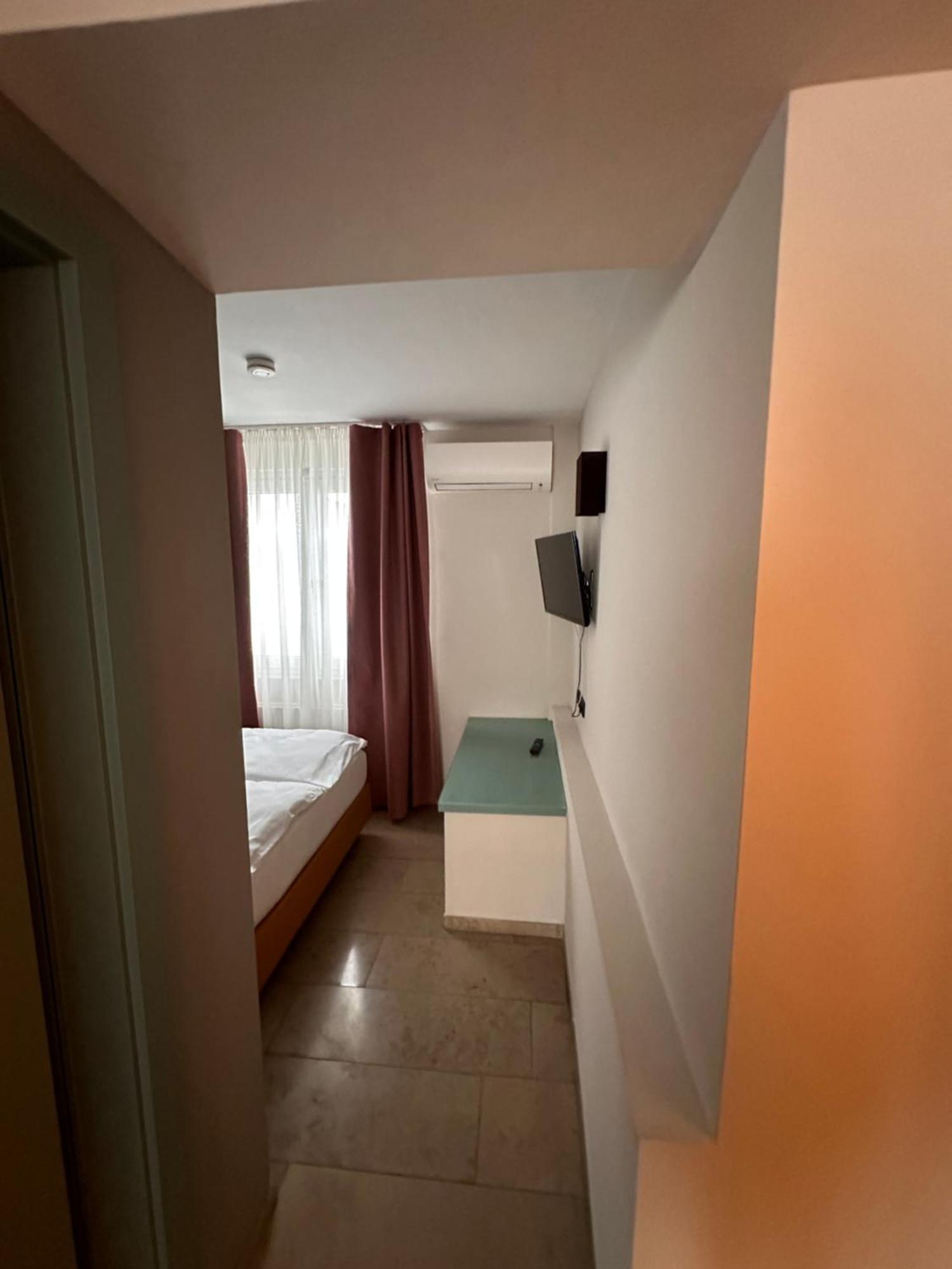 Devin Art Hotel 4*