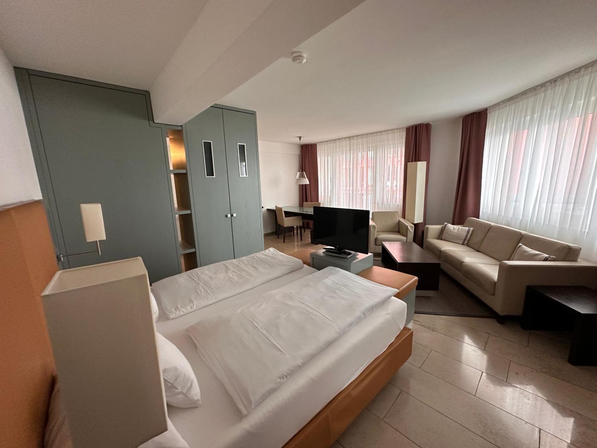 Hotel Devin Art
