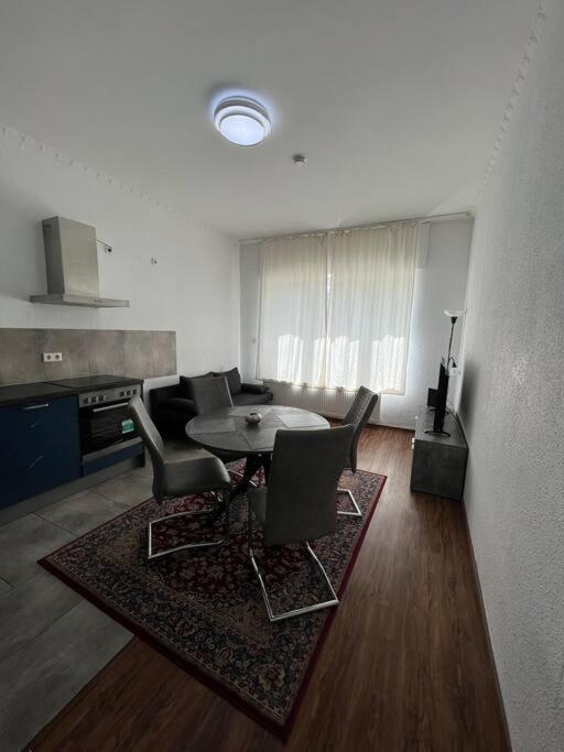Tmj 2 * Düsseldorf