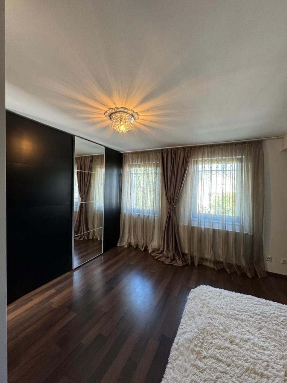 Villa House Near Messe