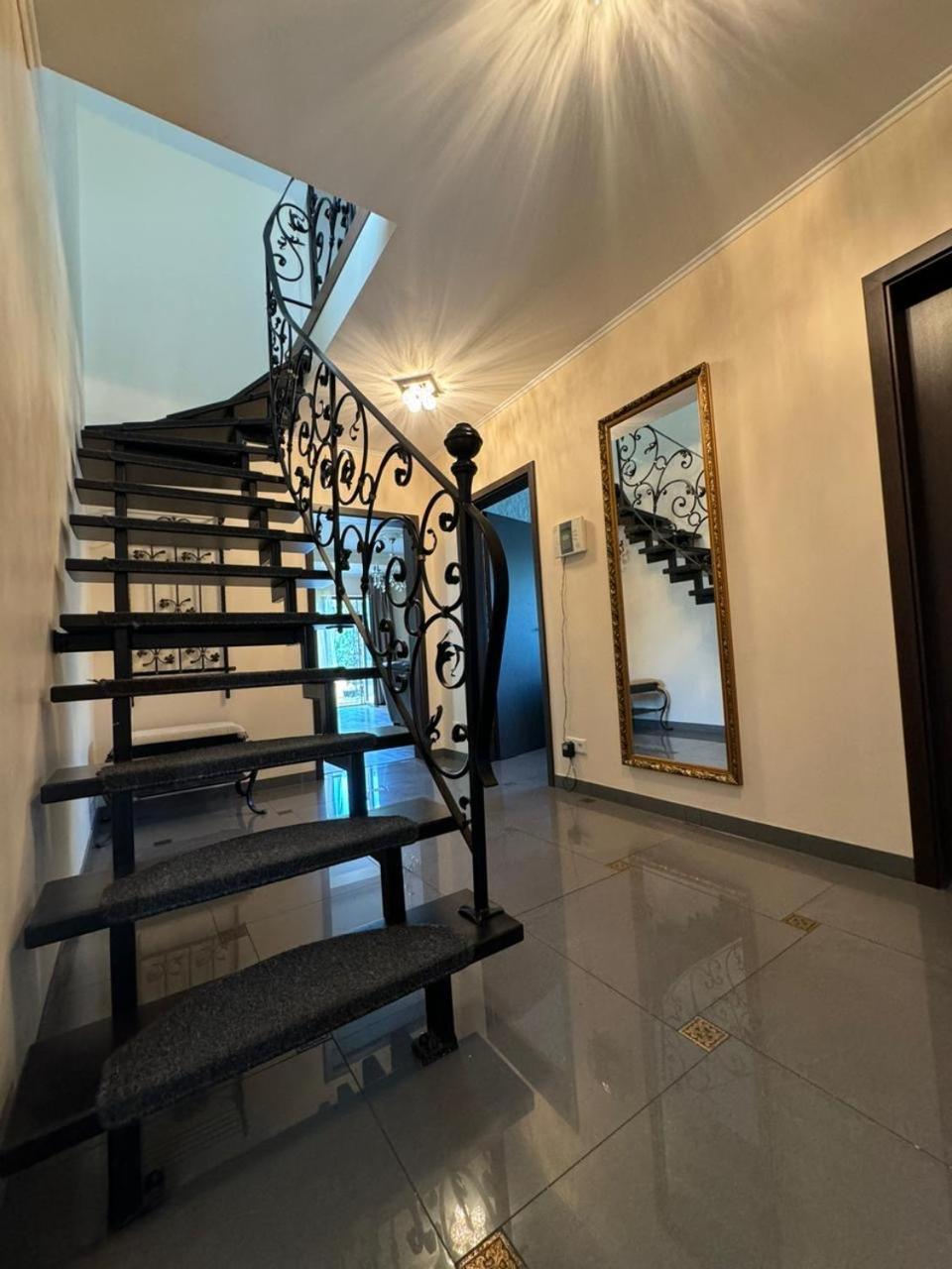 House Near Messe Villa *