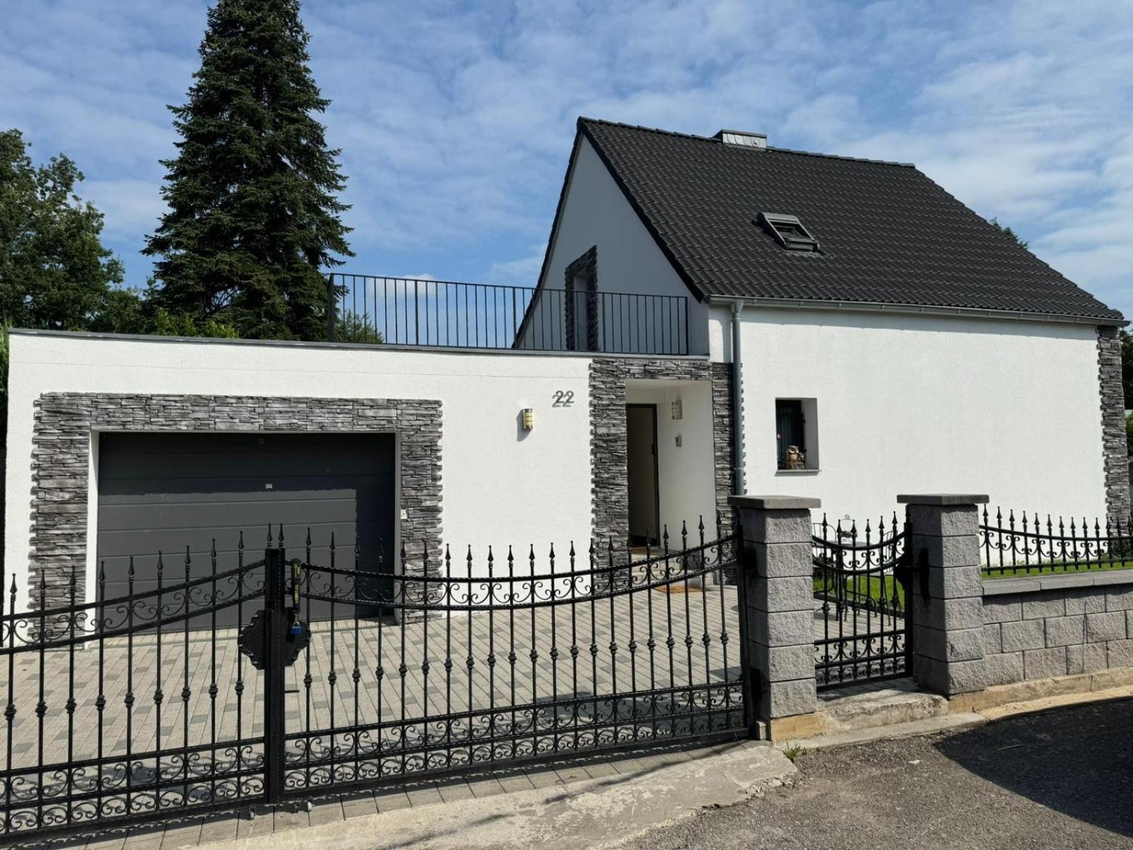 House Near Messe Villa