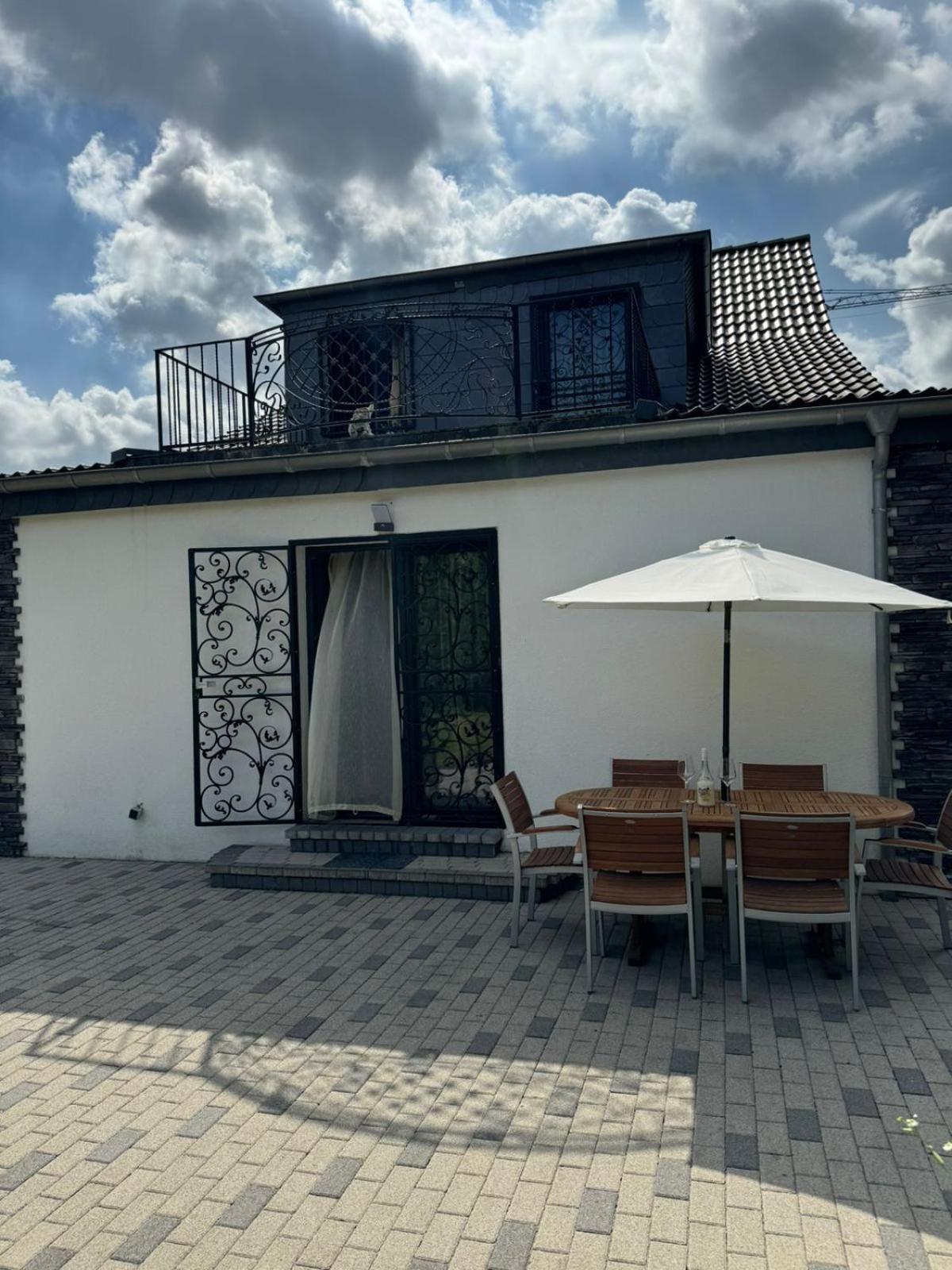 House Near Messe * Dusseldorf