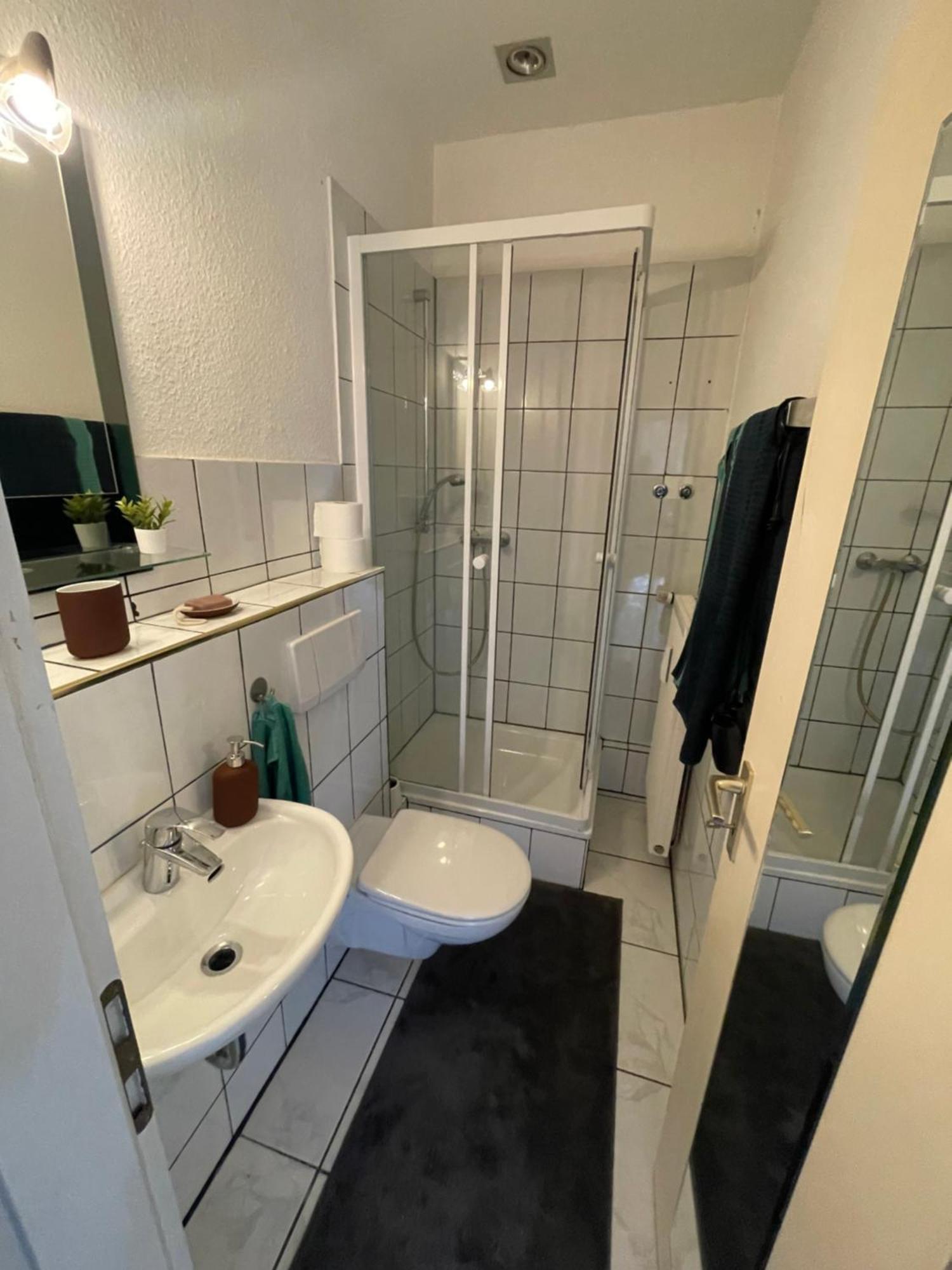 Apartment Apartment, Parterre, Fuer 3 Gaeste, Zentral Gelegen, Mitsubishi Halle *