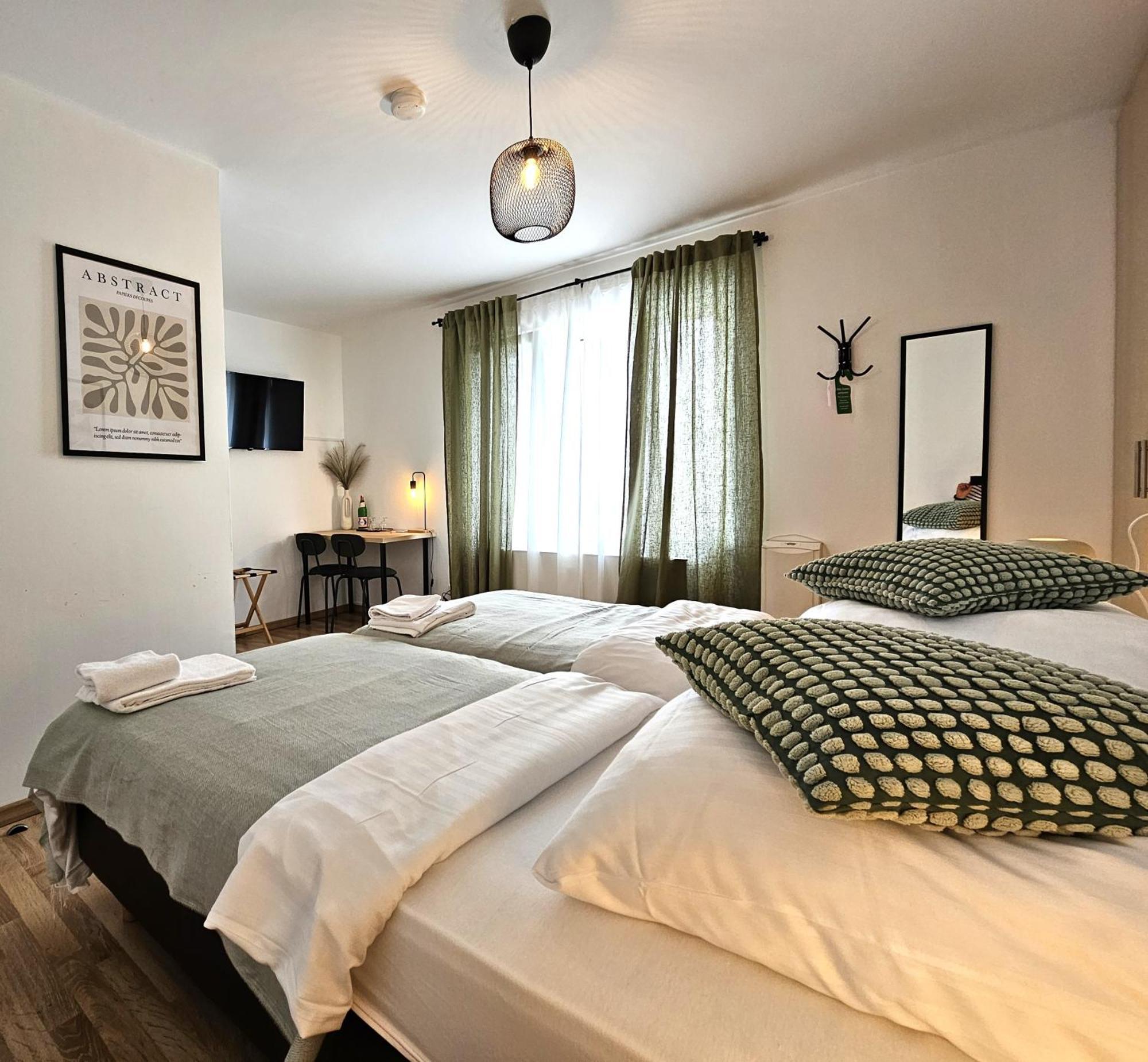 Hotel Airport Messe 3*