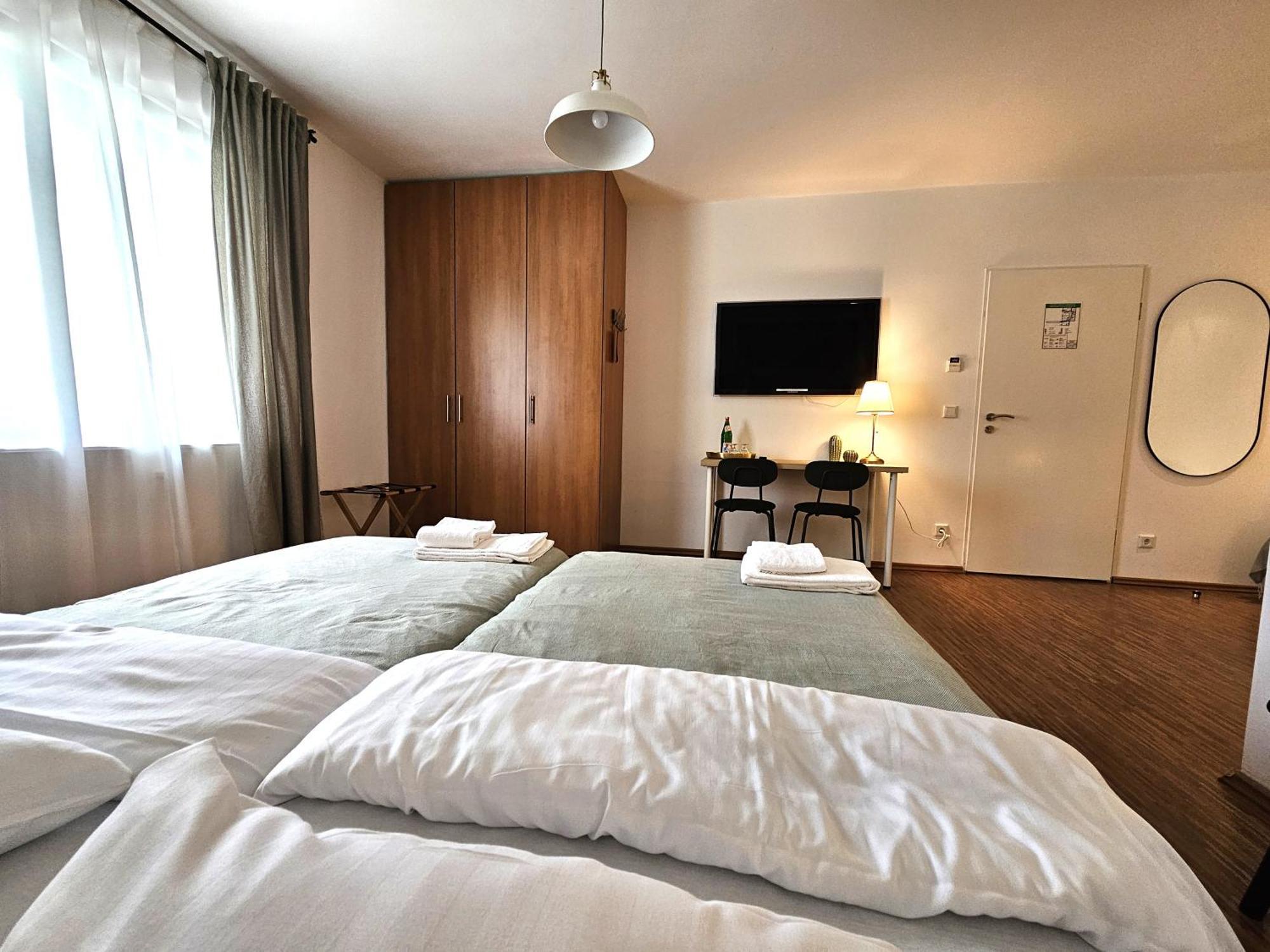 Airport Messe Hotel 3*