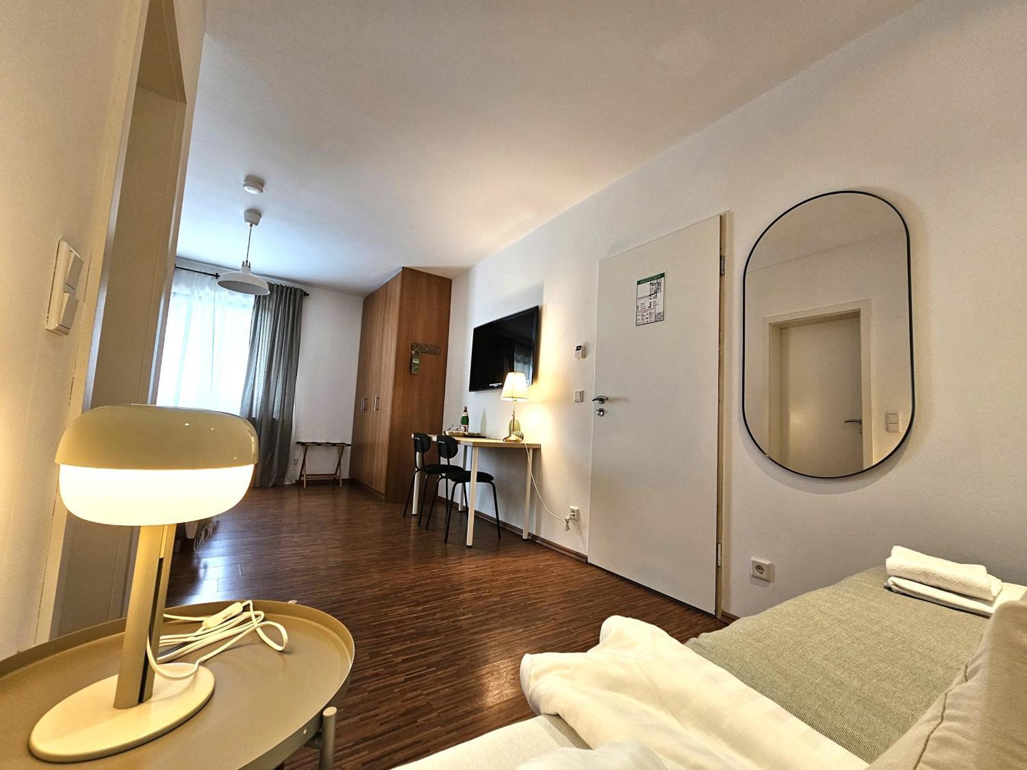 Hotel Airport Messe 3*