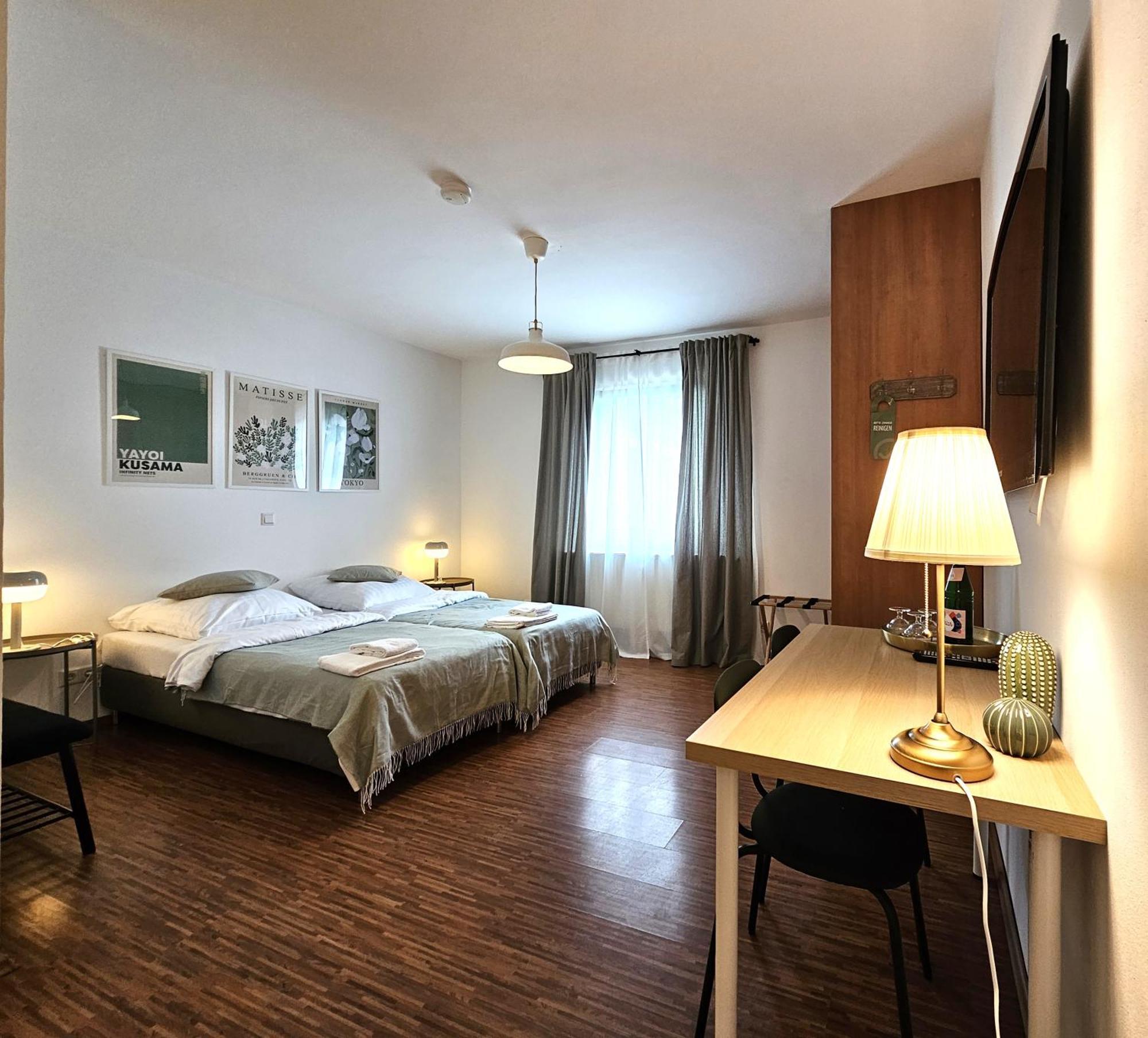 Hotel Airport Messe 3*