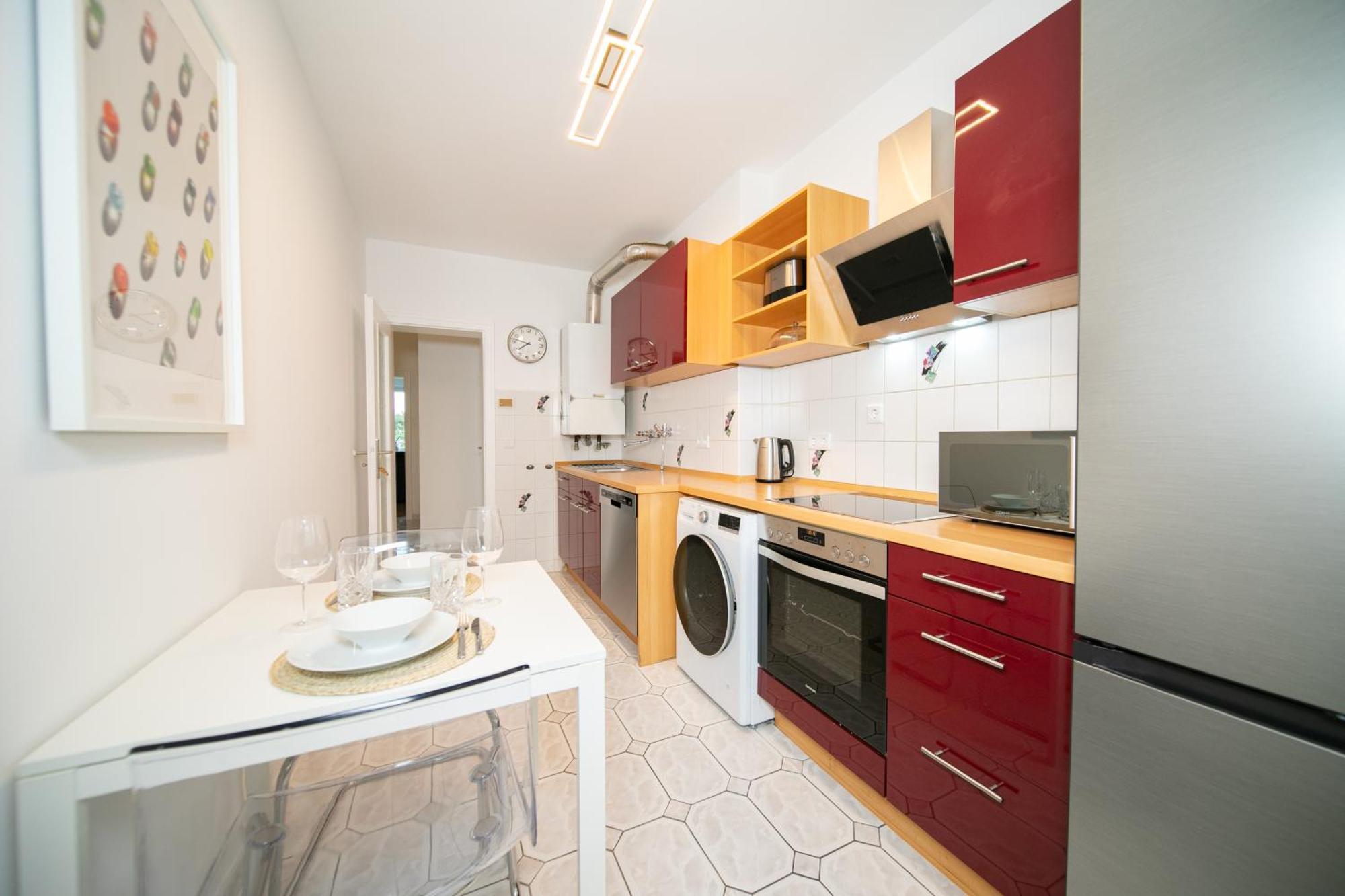Bright - Zentral Mit Kueche - 65 Sqm - Messe Apartment
