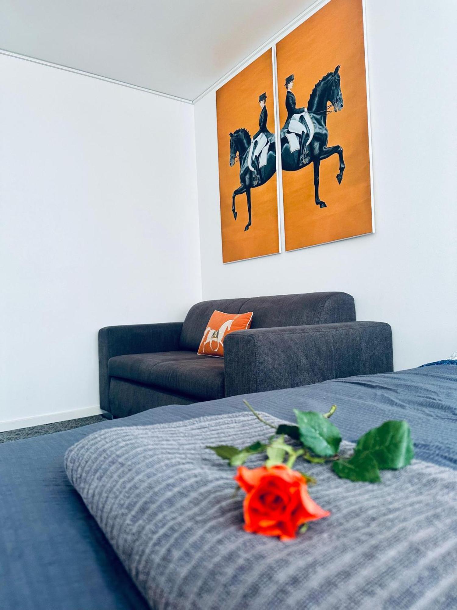 Center Apartment *
